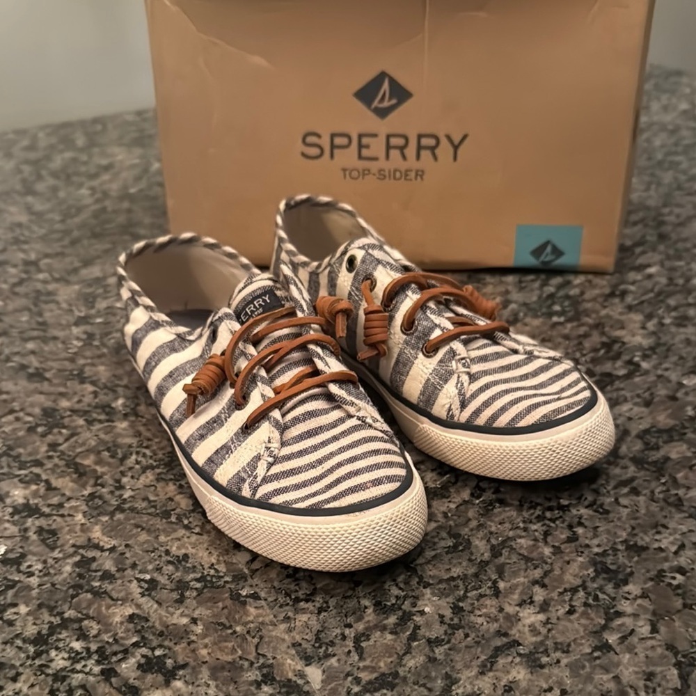 Sperry womens Striped Navy and White canvas sneakers 7.5